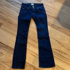 Hudson signature bootcut flap pocket. Petite.